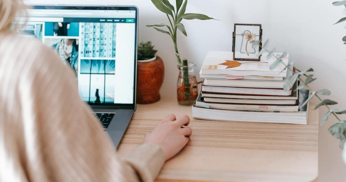 How Outsourcing Your Bookkeeping Saves Time and Money